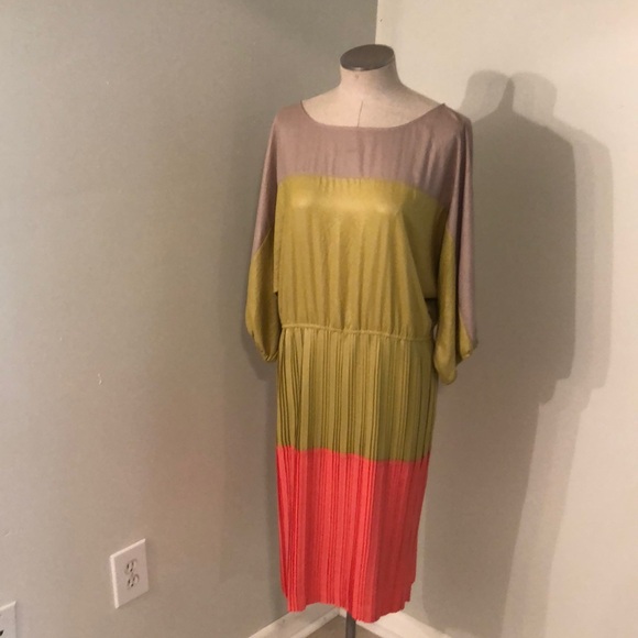 Gorgeous Bcbgmaxazria long sleeve dress - Picture 1 of 7